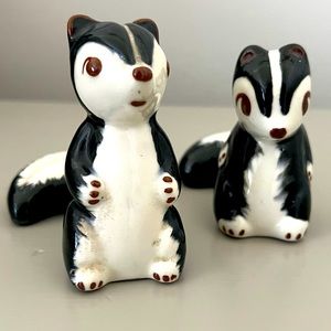 Vintage pair of skunks